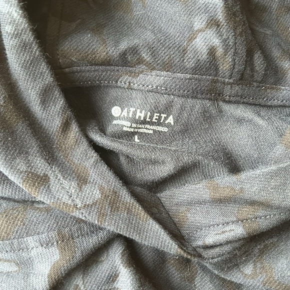Athleta || Farallon printed hoodie in navy camo size L loose Fit - Picture 3 of 4